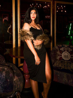 FREAKINS - Black Black High-slit Midi Dress