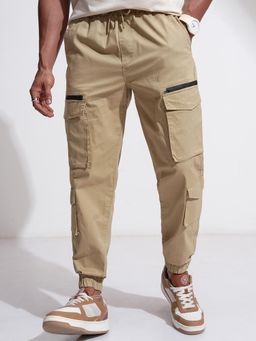 HIGHLANDER - Men Brown Solid Elasticated Relaxed Fit Joggers