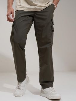 HIGHLANDER - Men Brown Solid Relaxed Cargo Pant