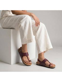 Frido - Women Traditional Kolhapuri Leather Ethnic Puneri Sandals - Burgundy