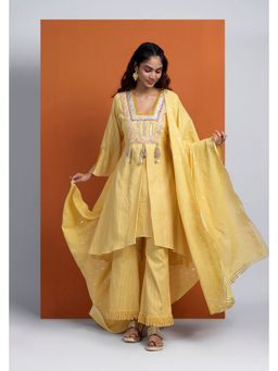 Ishnya - Hoor - Yellow Handkerchief Cut Kurta With Pant