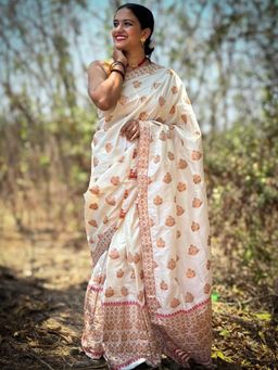 APAAPI THREADS OF GLORY - White Silk Mekhela Chador Saree with Unstitched Blouse