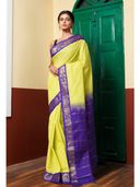 Green color option, Sold out, Currently selected