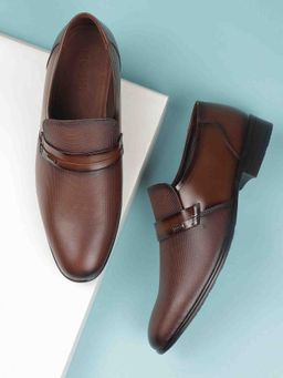 Mochi - Men Brown Loafers