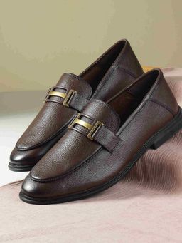 Mochi - Men Brown Loafers