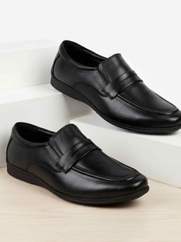 Mochi - Men Black Loafers