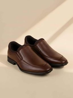 Metro - Men Brown Loafers