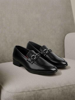 Metro - Men Black Loafers