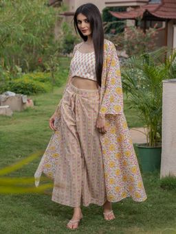 HOUSE OF JAMOTI - Off White Floral Printed Co-Ord (Set of 3)