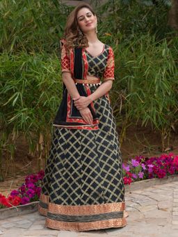 HOUSE OF JAMOTI - Zari Black Lehenga (Set of 3)