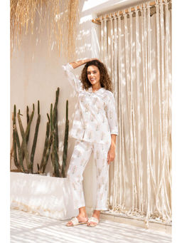 SAY - White Printed Collar Neck Three Fourth Sleeves Night Shirt with Pyjama (Set of 2)