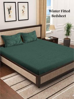 ARRABI - Green Solid Woolen King Winter Fitted Bedsheet with 2 Pillow Covers