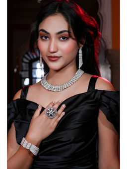 Anoree - Cindrella Pearl Necklace and Earring Set