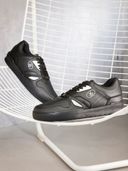 Black color option, Currently selected