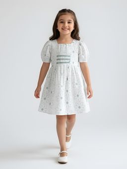 Bella Moda - Green Floral Thread-Embroidered Puff Sleeve Fit and Flare Dress