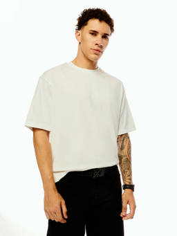 Calvin Klein - Men White Polyester Relaxed Fit T-Shirt