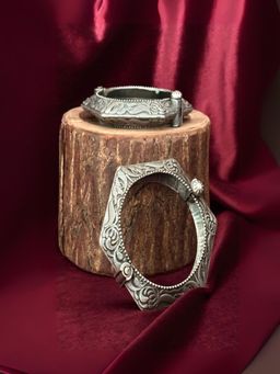 Spring Soul - Women Silver Oxidised Bangles