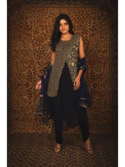 Nikita Vishakha - Rajalakshmi Sapphire Embellished Kurta with Pant & Dupatta (Set of 3)