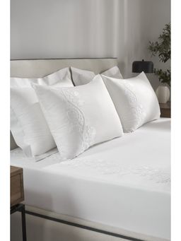 SANSAAR A D'DECOR BRAND LIVE CONSCIOUSLY - Rosette-White King Bed Sheet with 2 Pillow Covers