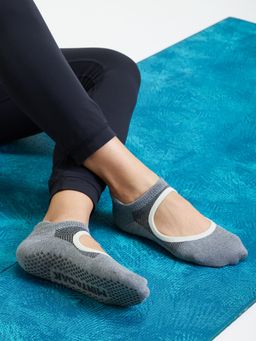 Mint & Oak - Pilates & Yoga Anti Slip Grip Socks-Grey Comfortable Non Slip Socks for Yoga & Pilates
