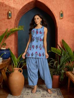 Stylum - Womens Blue Floral Printed Pure Cotton Straight Short Kurti with Farshi Salwar