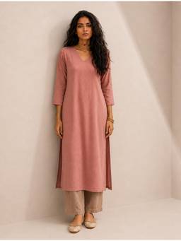 trueBrowns - Pink Solid Viscose High-Slit Kurta and Pant