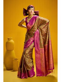 Mysilklove - Haritha Green Banarasi Two Tone Checks Handloom Saree with Unstitched Blouse