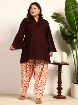 Deebaco - Plus Size Women Brown Cotton Flex Solid Kurta and Star Print Salwar
