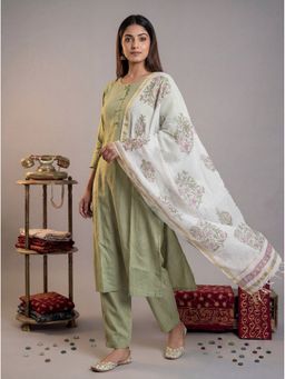 Yufta - Green Silk Blend Straight Kurta and Pant with Kota Doriya Dupatta