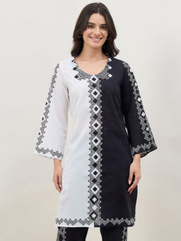 First Resort by Ramola Bachchan - Women Black Symmetric Mosaic Printed Kurta