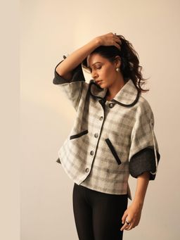 APARA - Stacey White Collar Neck Checkered Shacket