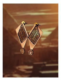 Suhani Pittie - Pyramid Corner Earrings