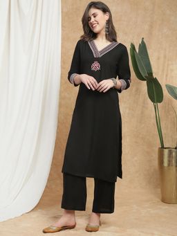Globus - Women Black V-neck Embroidered Kurta and Pant