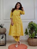 Yellow color option, Sold out, Currently selected