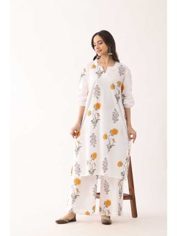 VASTRITO - Women White Printed Organic Cotton Floral Kurta and Pant