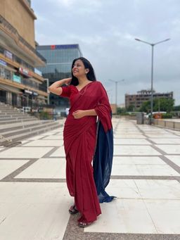 SainSisters - Women Red & Blue Solid Cotton Saree Without Blouse