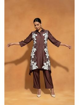 ORIGANI - Brown Chanderi Silk Collar Neck Embroidered Kurta with Pant