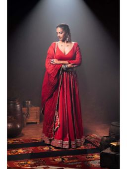 Taraasi - Red 'Laal Paaro' Mulmul Kalidar Lehenga with Blouse & Dupatta