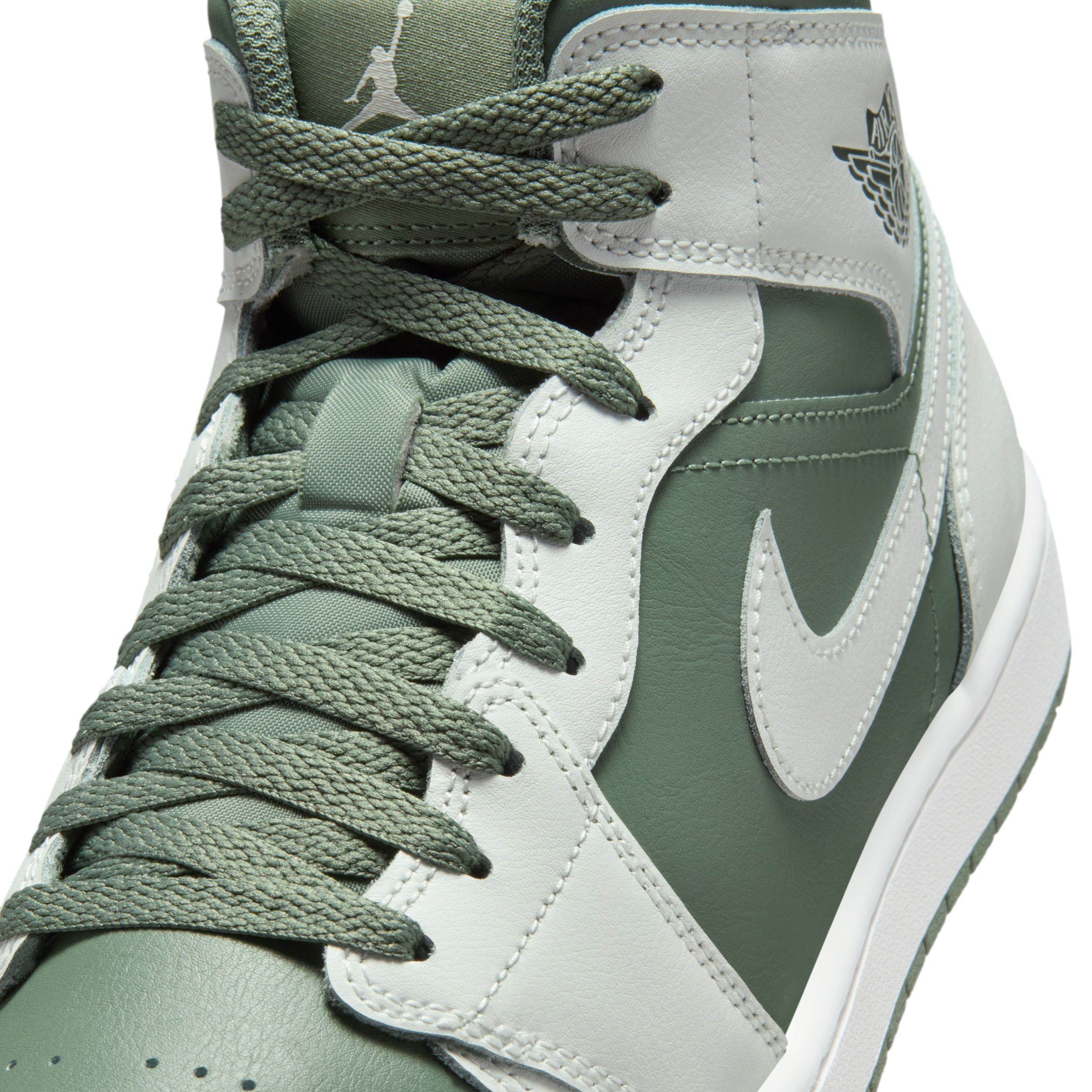 Nike Air Jordan 1 Mid スニーカー Buy Air Jordan 1 Mid Men's Shoes Online | Nike India