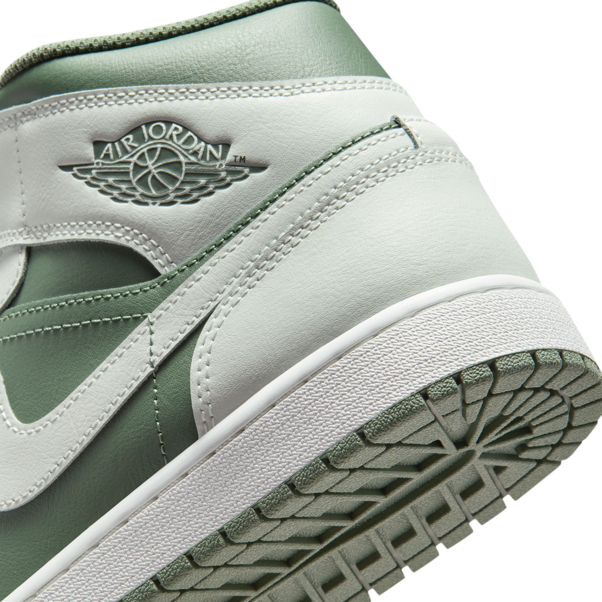 Buy Air Jordan 1 Mid Men's Shoes Online | Nike India