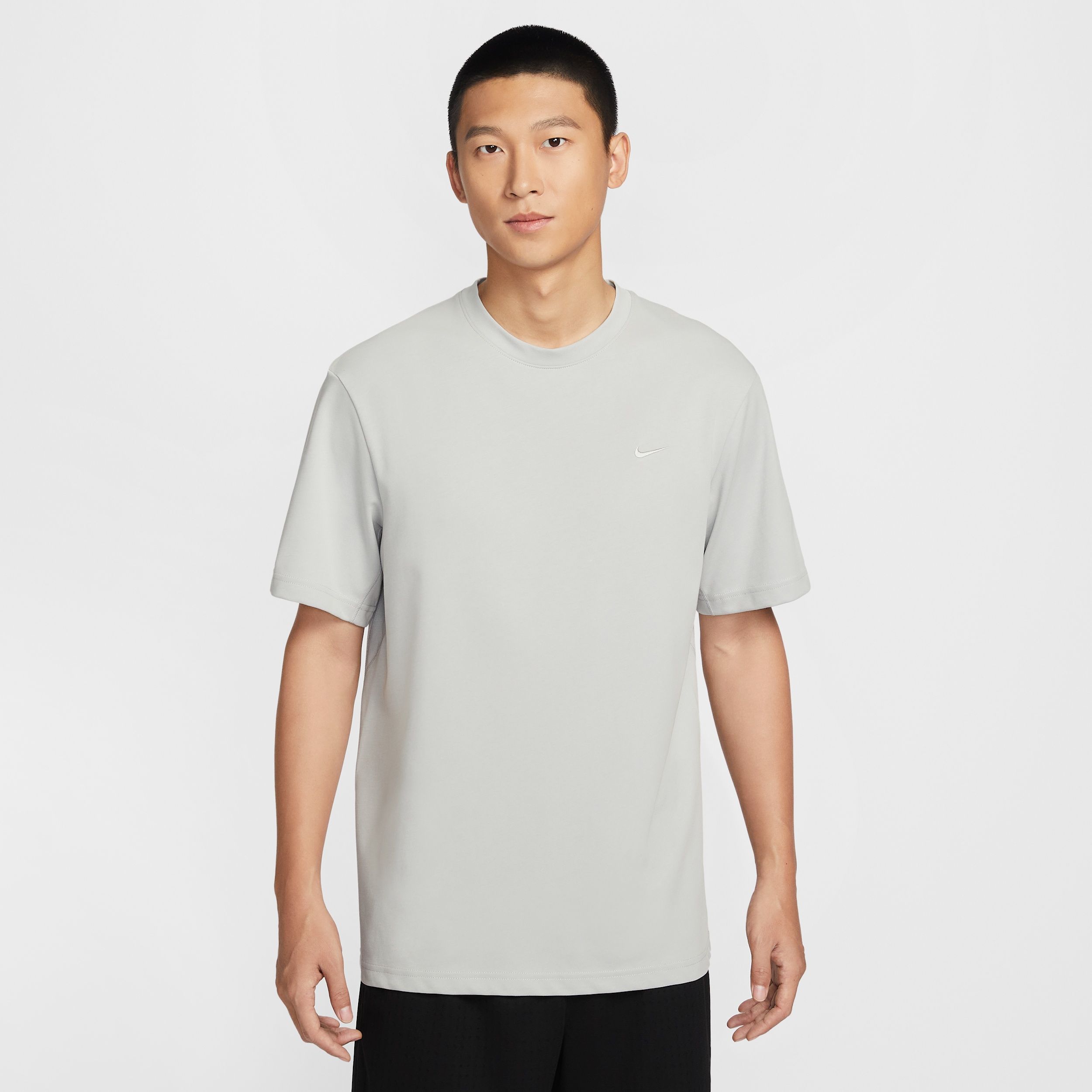 Nike Dri-FIT Primary - Men's Training T-Shirt