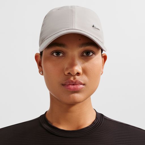Nike Dri-FIT Club - Unstructured Metal Swoosh Cap