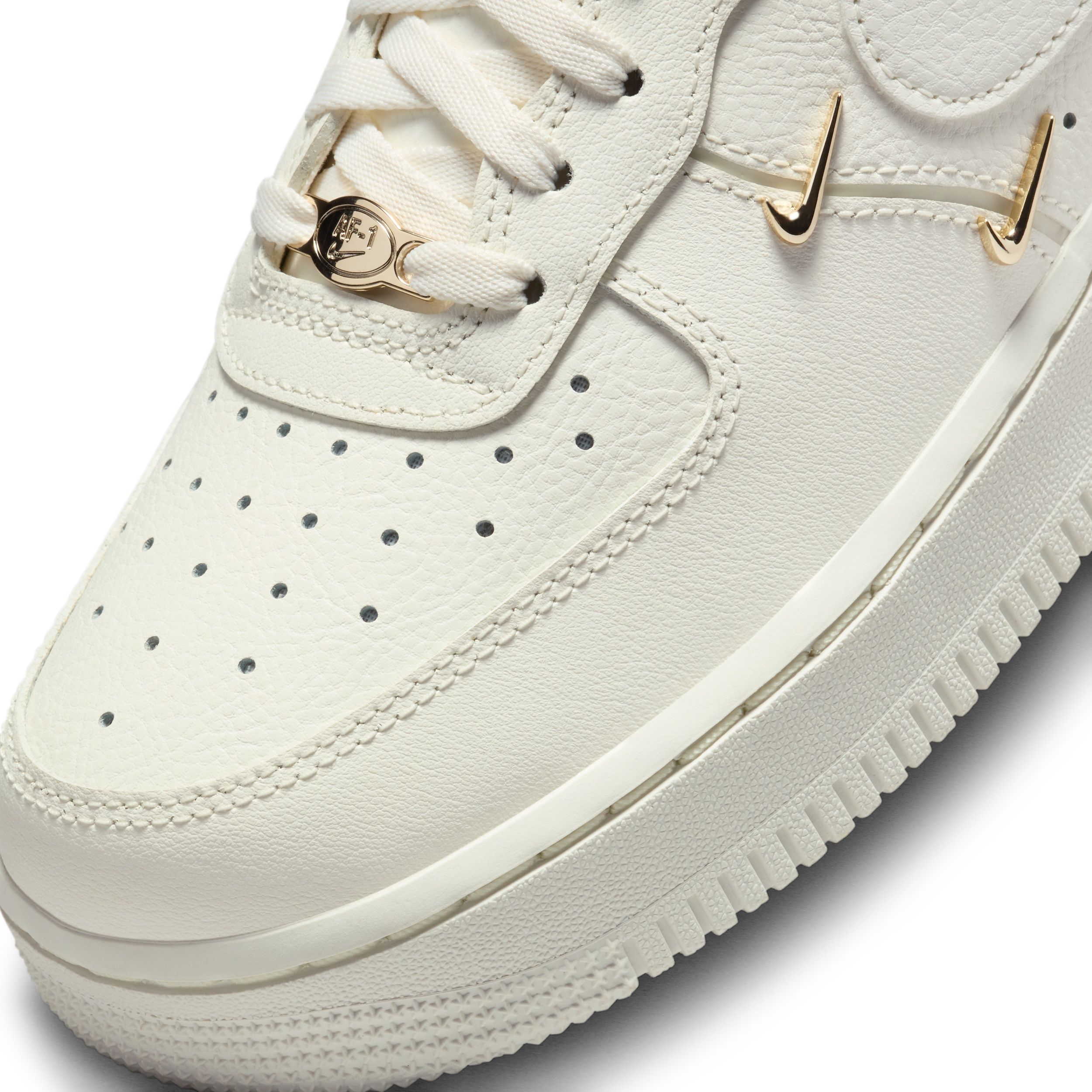 Buy Nike Air Force 1 '07 LX Women's Shoes Online | Nike India