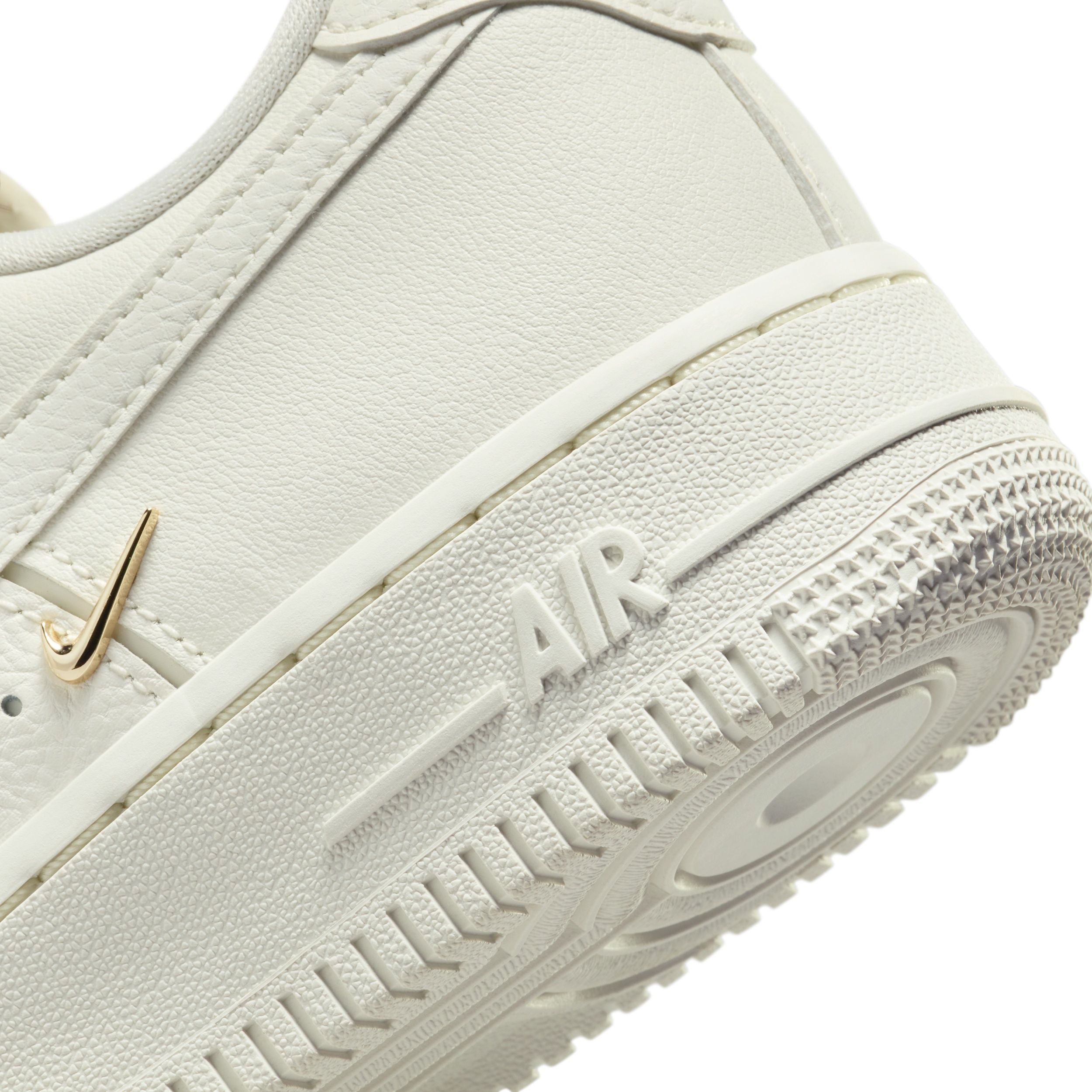 Buy Nike Air Force 1 '07 LX Women's Shoes Online | Nike India