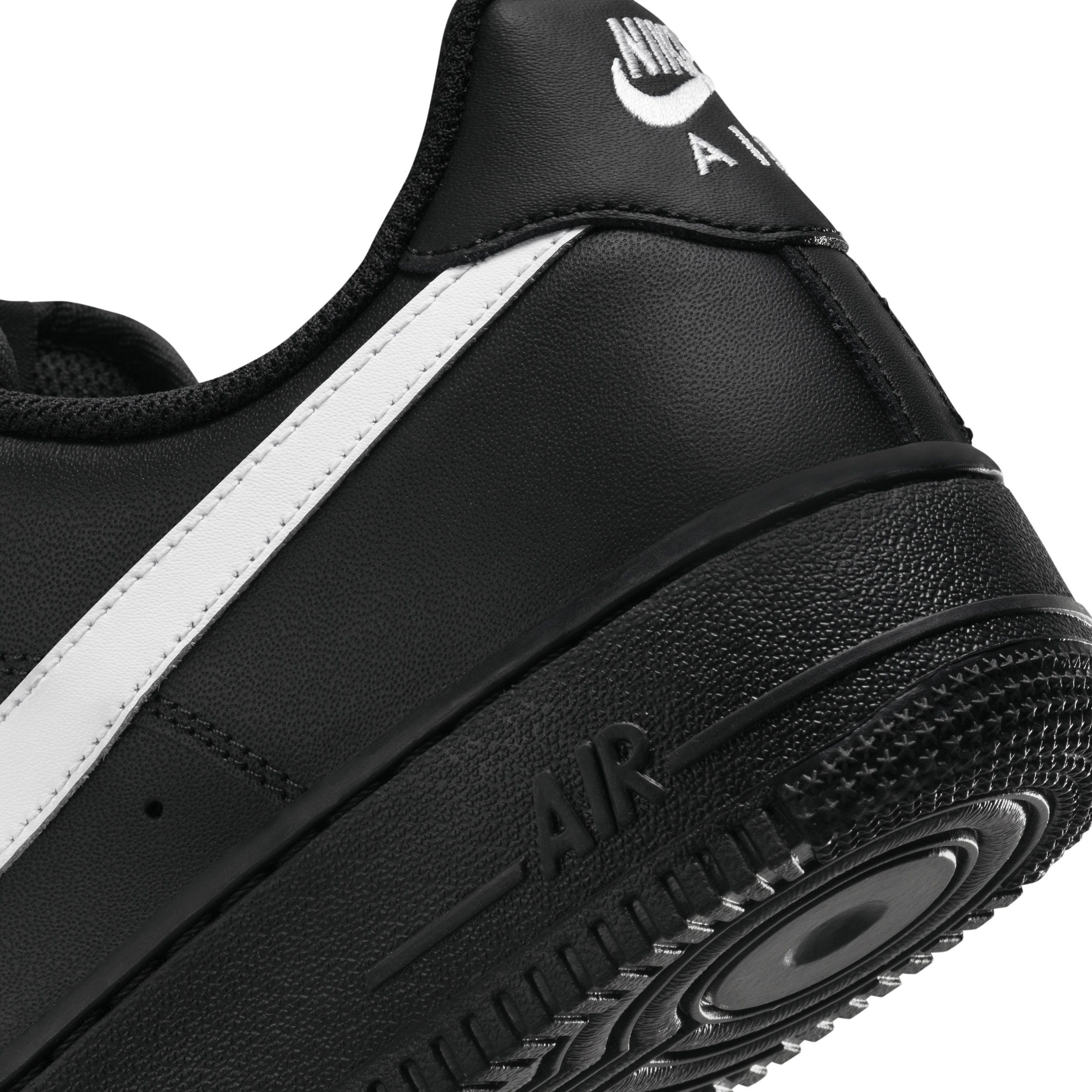 Buy Nike Air Force 1 '07 Men's Shoes Online | Nike India