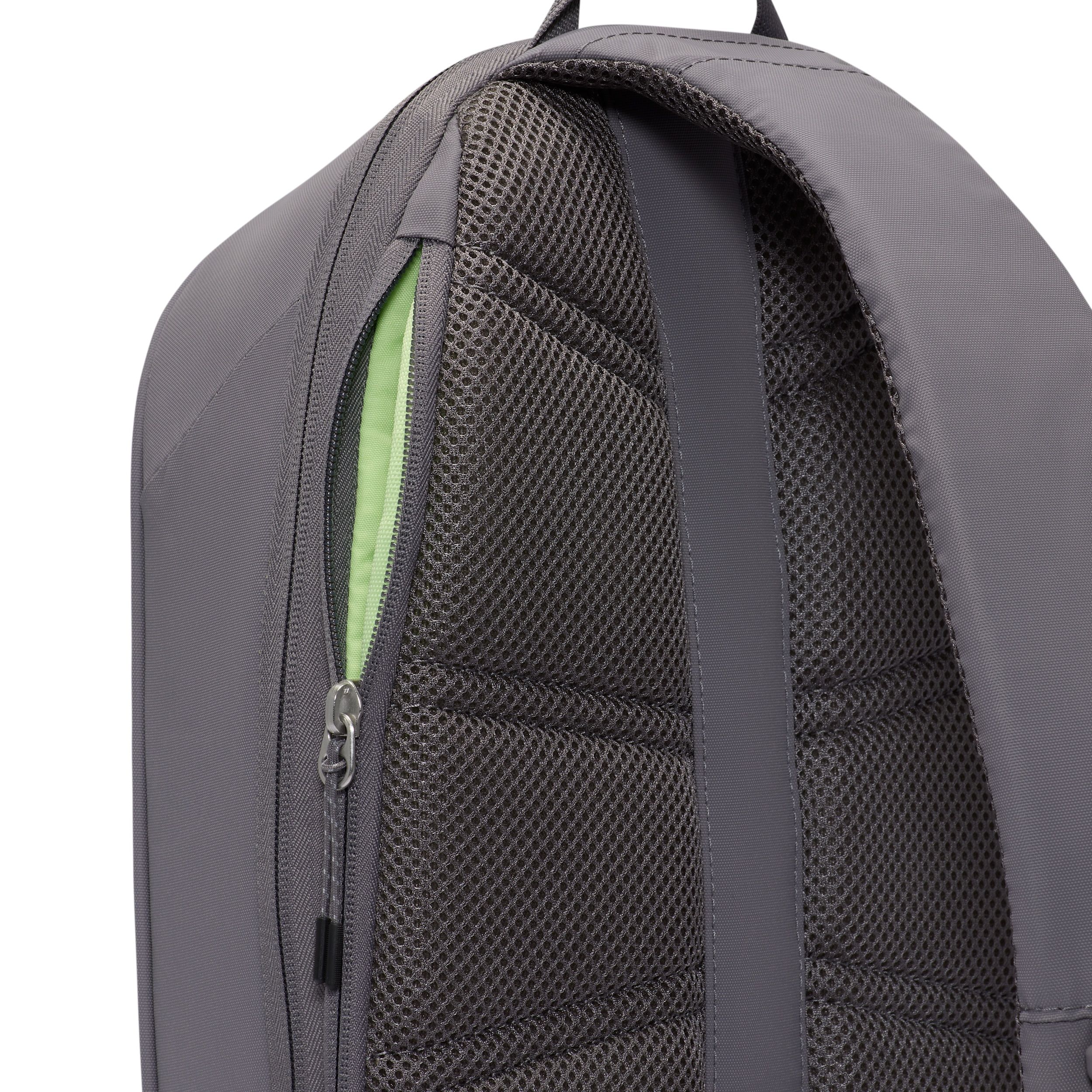 Buy Nike Sportswear Commute Sling Bag (9L) Online | Nike India