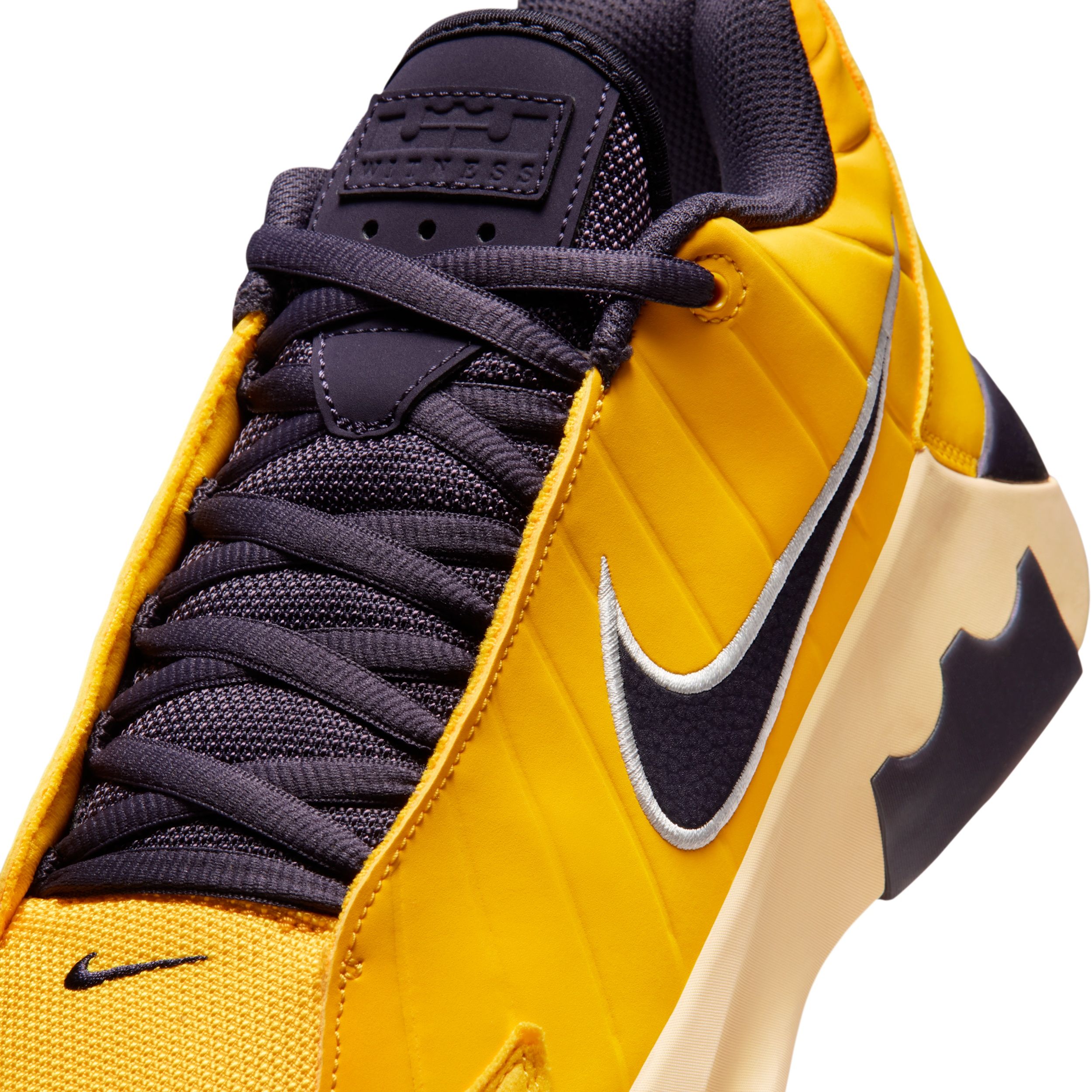 Buy LeBron Witness IX EP Basketball Shoes Online | Nike India