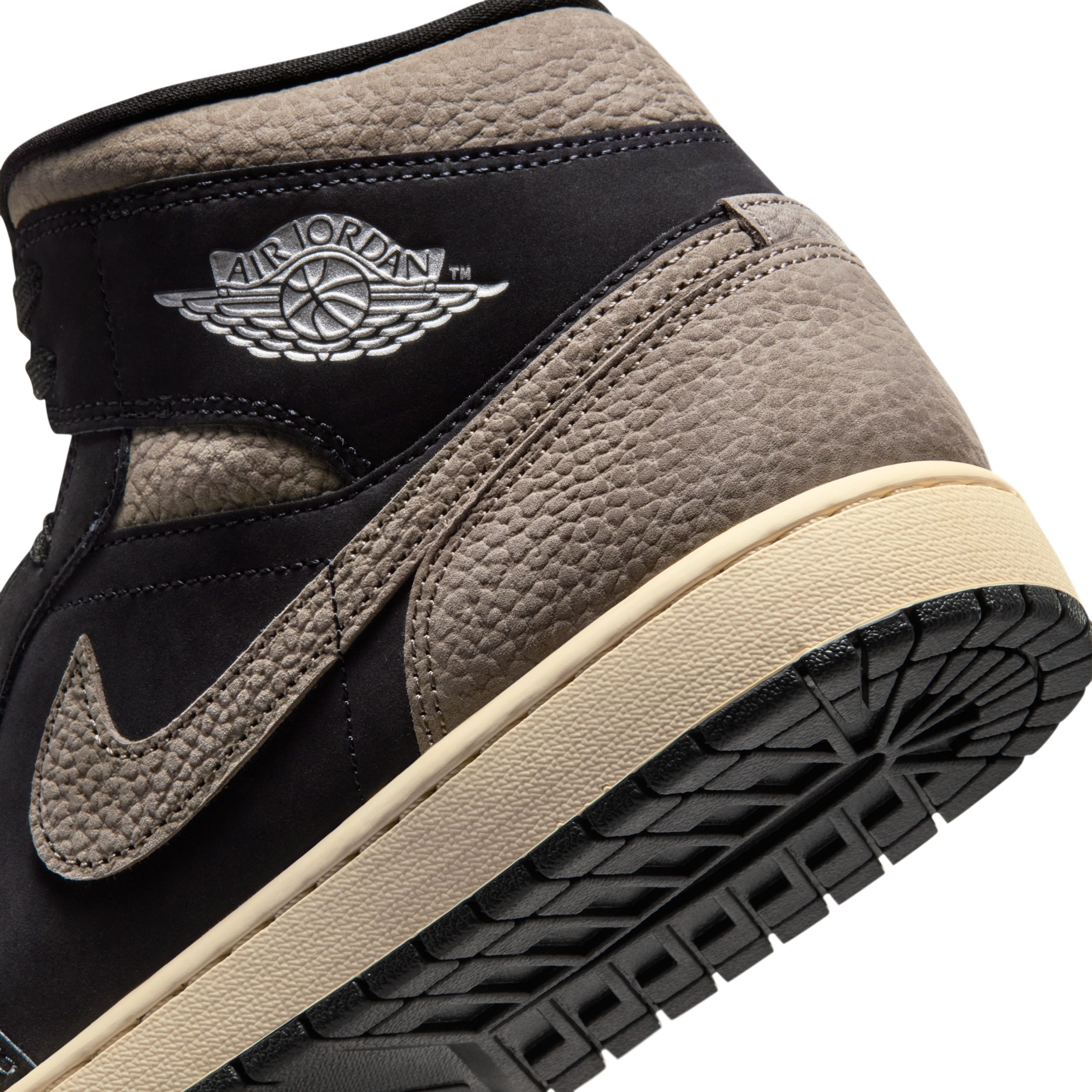 Buy Nike Air Jordan 1 Mid SE Men's Shoes Online | Nike India