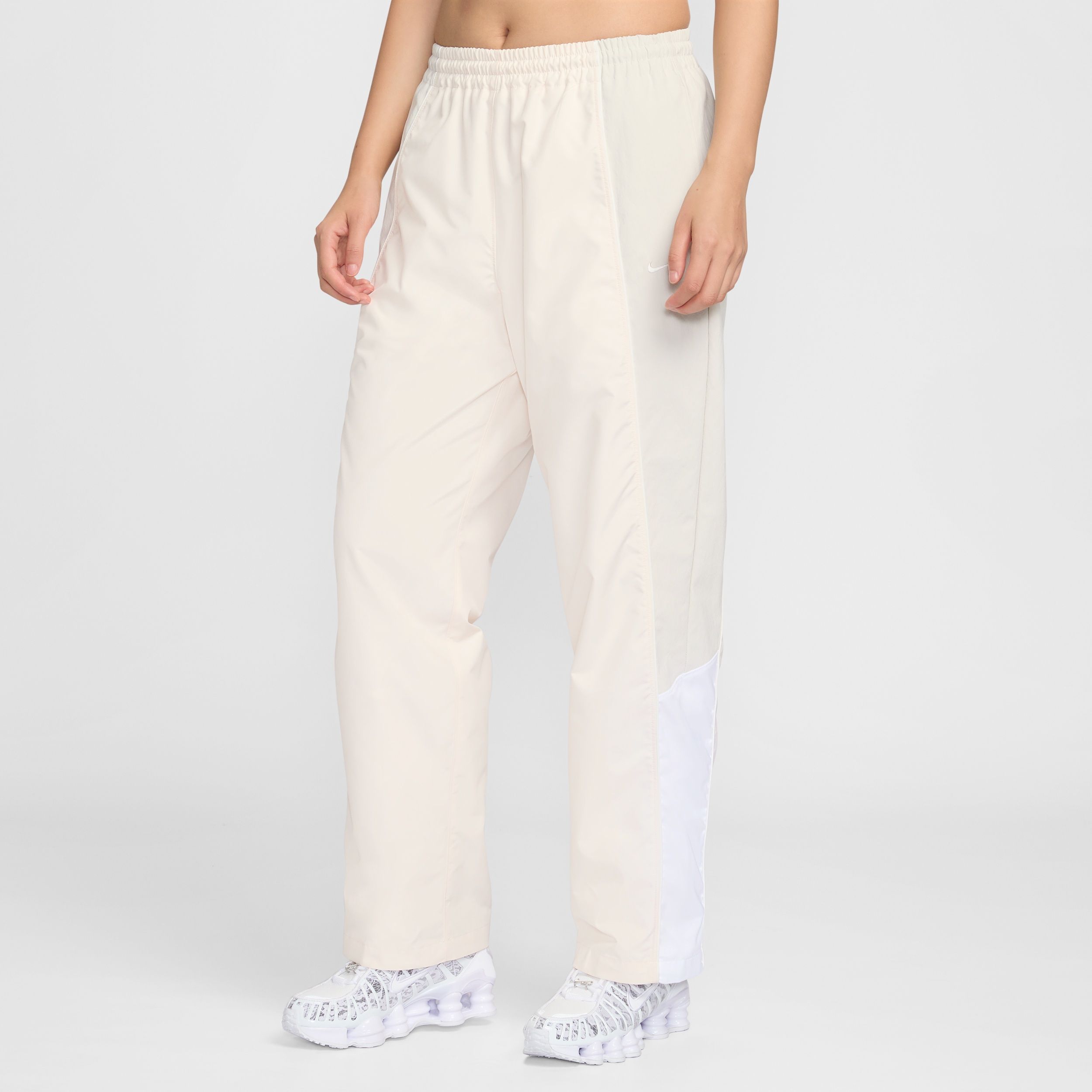 Nike Sportswear - Women's Oversized Mid-Rise Tracksuit Bottoms