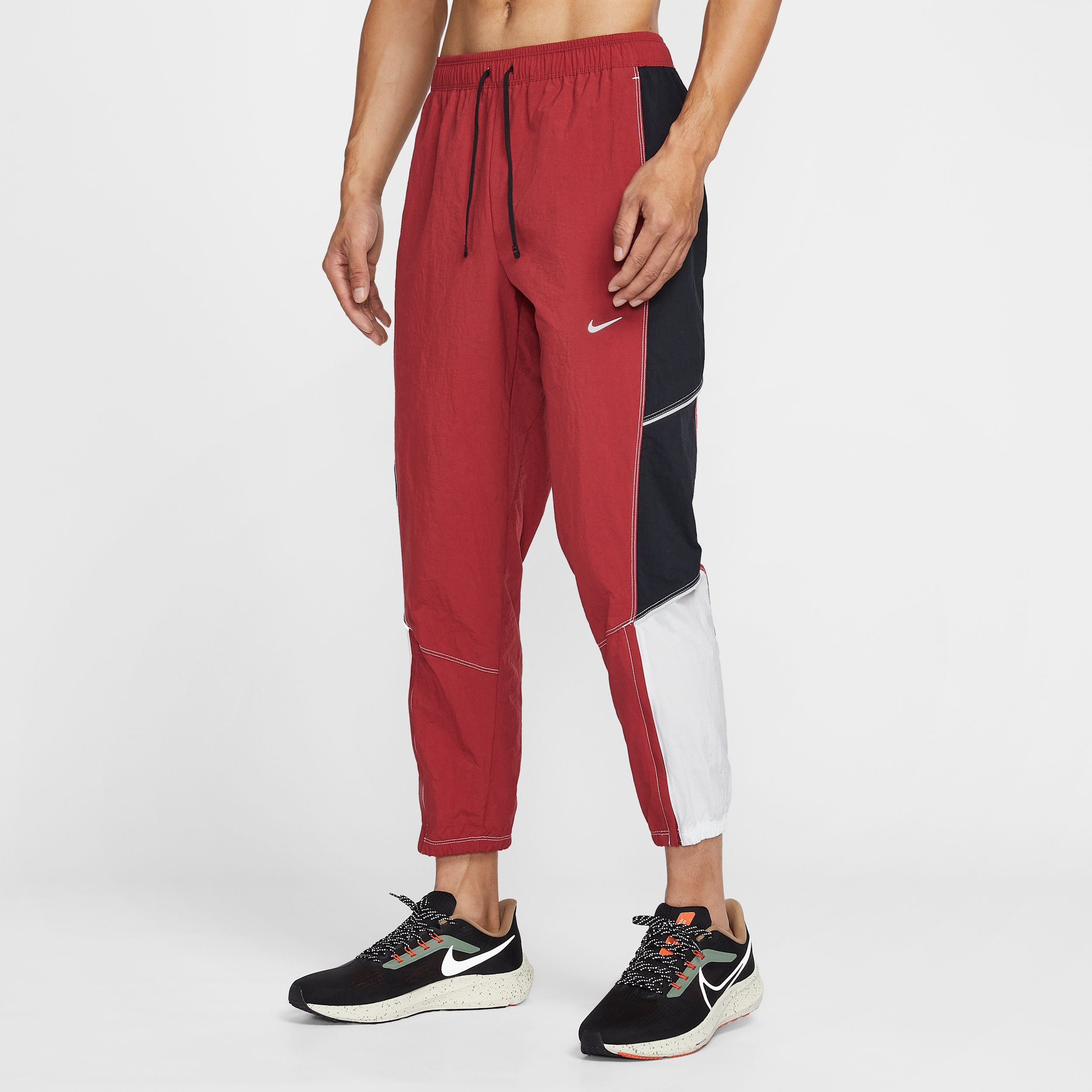 パンツ  retro track pants Buy Nike Retro Men's Dri-FIT Track Trousers Online | Nike India